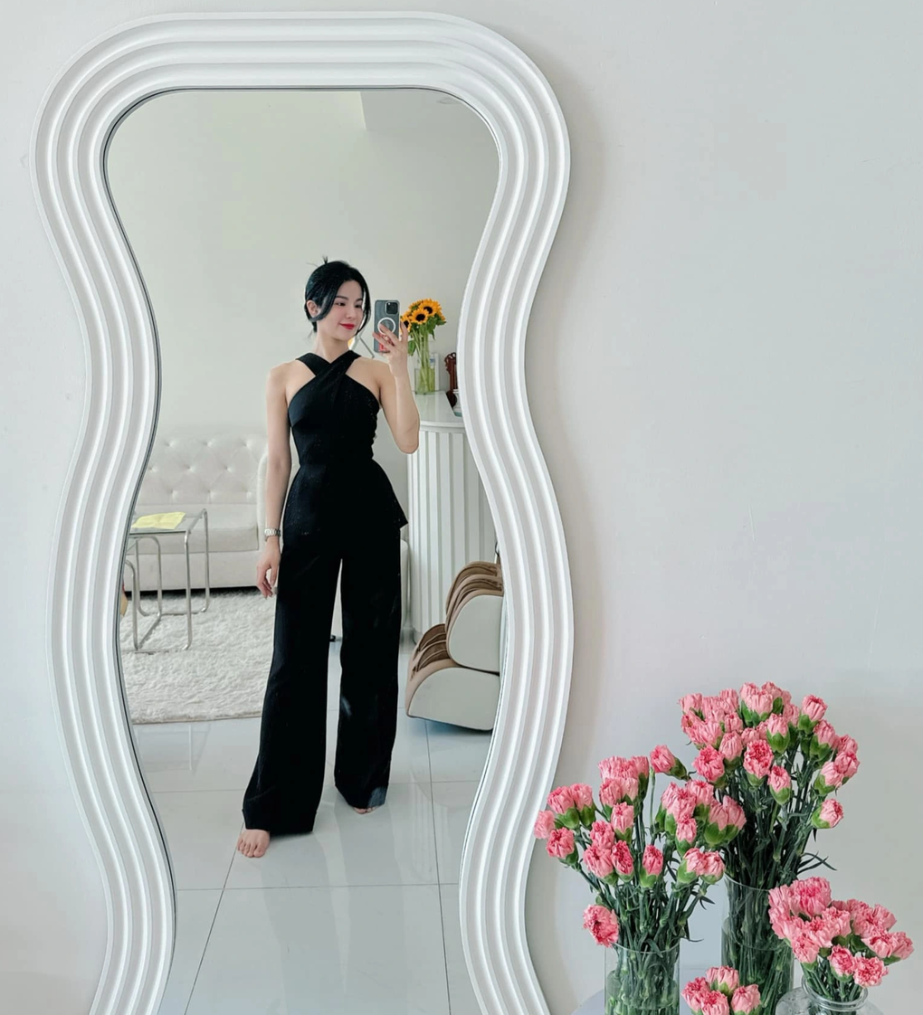 Diệp Lâm Anh sau đổ vỡ: Nhan sắc thăng hạng, làm bạn với chồng cũ - 14 Diệp Lâm Anh sau đổ vỡ: Nhan sắc thăng hạng, làm bạn với chồng cũ - 14