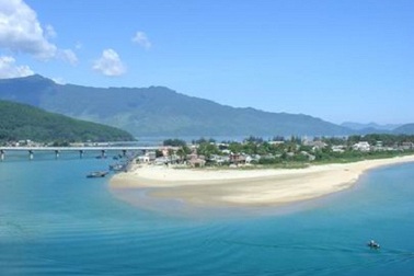 Hình ảnh bãi biển Mỹ Khê trong phim truyền hình Mỹ