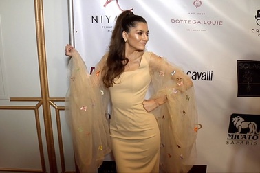 Blanca Blanco điệu đà trên thảm đỏ