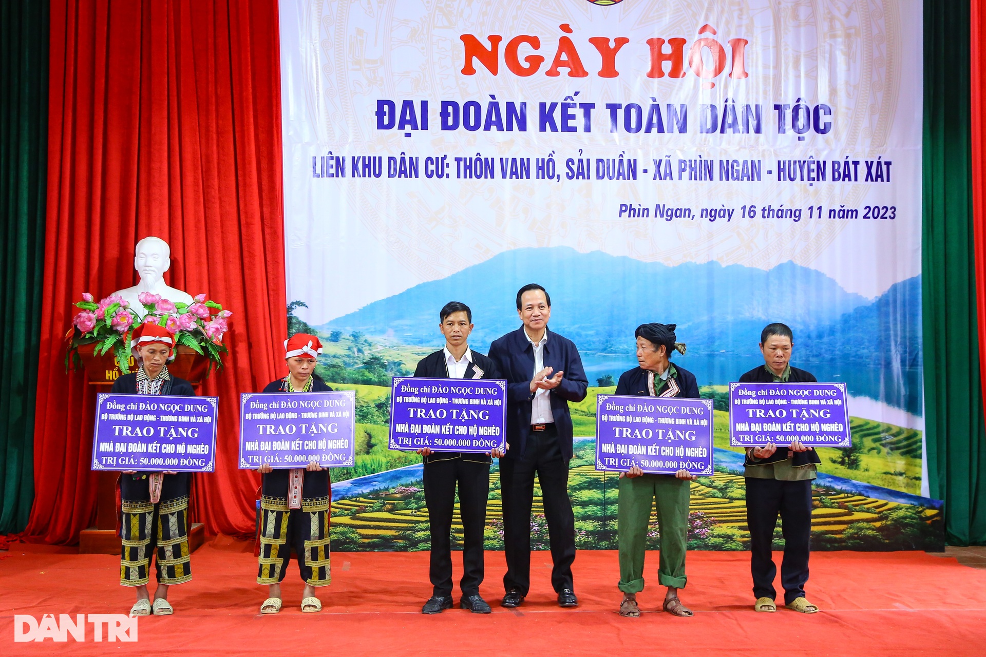Bộ trưởng Đào Ngọc Dung: Đại đoàn kết toàn dân tộc có ý nghĩa đặc biệt - 5 Bộ trưởng Đào Ngọc Dung: Đại đoàn kết toàn dân tộc có ý nghĩa đặc biệt - 5