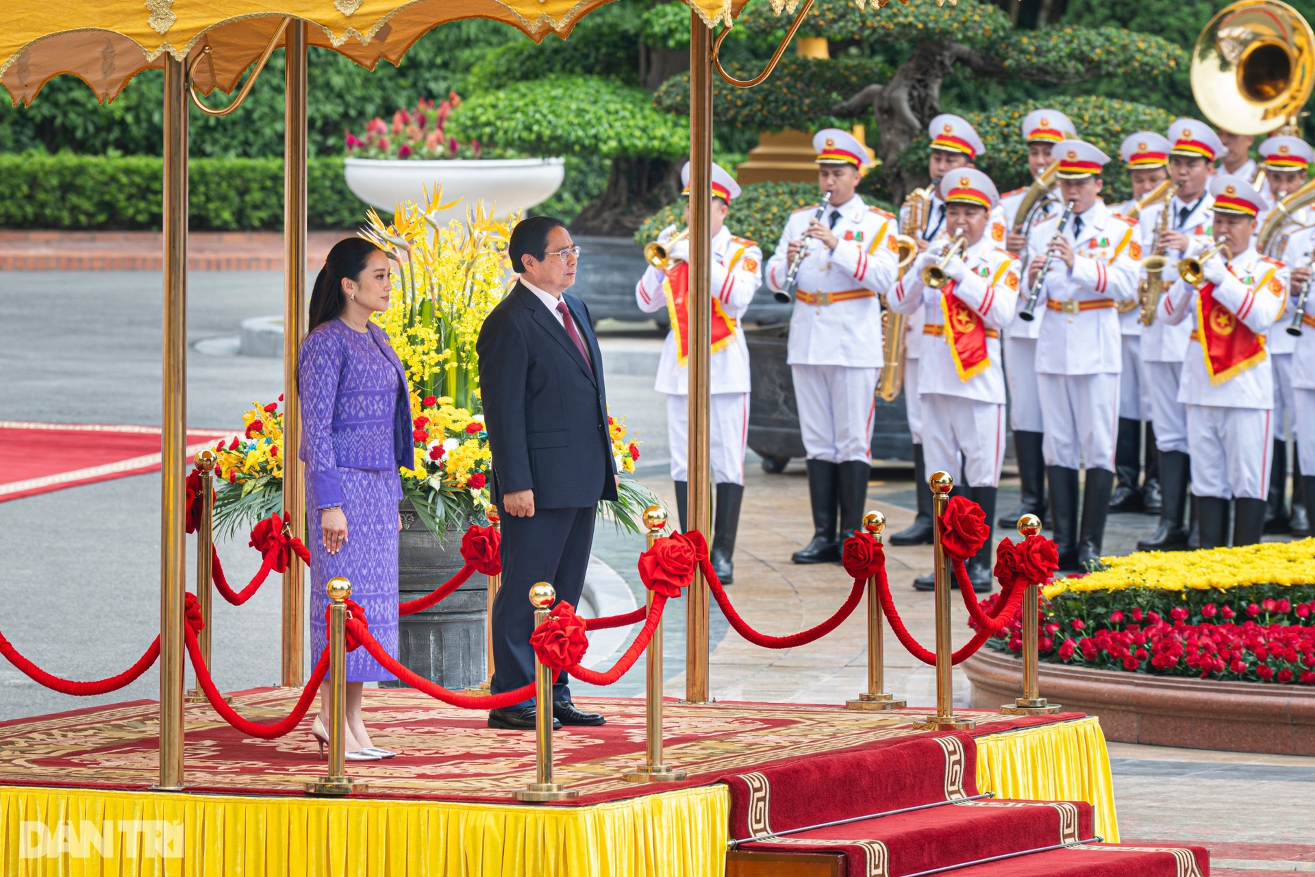 Trang trọng lễ đón Thủ tướng Thái Lan thăm chính thức Việt Nam - 4 Trang trọng lễ đón Thủ tướng Thái Lan thăm chính thức Việt Nam - 4