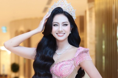 Hoa hậu Hà Trúc Linh tiếc vì nhiệm kỳ chỉ 1 năm, úp mở chuyện thi quốc tế