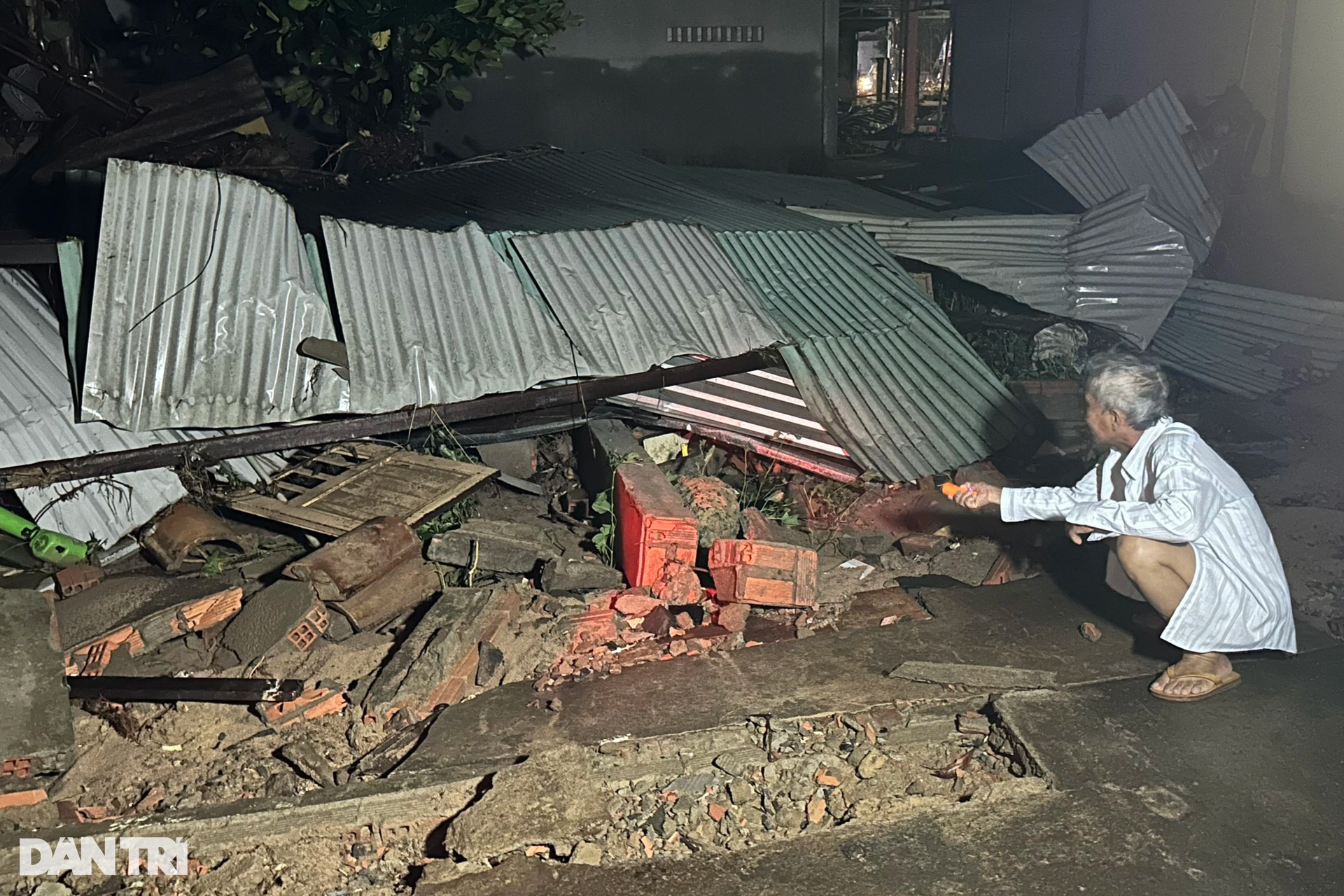 Khu phố ở Đồng Nai tan hoang, đổ nát sau trận lũ lịch sử - 9 Khu phố ở Đồng Nai tan hoang, đổ nát sau trận lũ lịch sử - 9