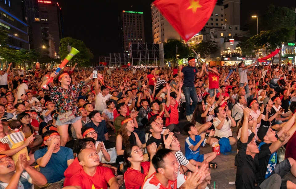 Tín đồ Túc cầu giáo Sài Thành đã tìm được “chảo lửa” cơ động của riêng mình - 7 Tín đồ Túc cầu giáo Sài Thành đã tìm được “chảo lửa” cơ động của riêng mình - 7