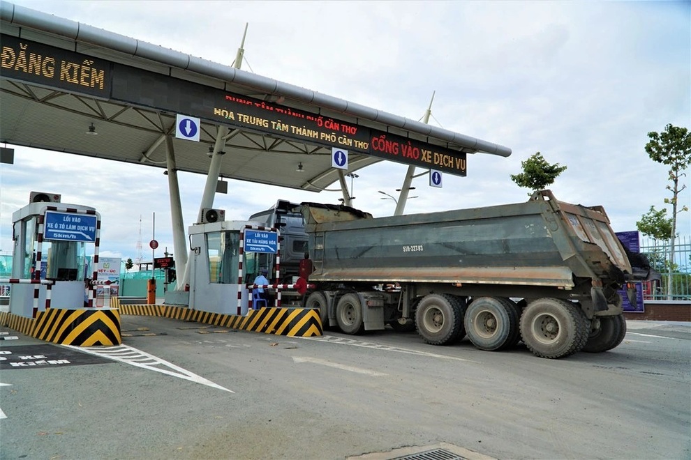 Cần Thơ nới kiểm soát, tài xế hết cảnh dài cổ chờ vận tải hàng hóa - 4 Cần Thơ nới kiểm soát, tài xế hết cảnh dài cổ chờ vận tải hàng hóa - 4