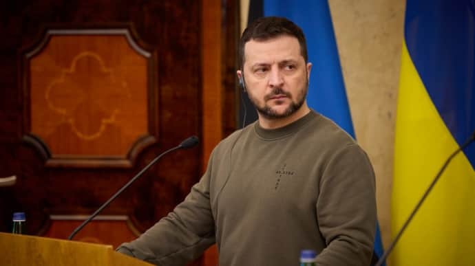 Ông Zelensky: Nam giới Ukraine nên về nước, ít nhất là để đóng thuế - 1 Ông Zelensky: Nam giới Ukraine nên về nước, ít nhất là để đóng thuế - 1