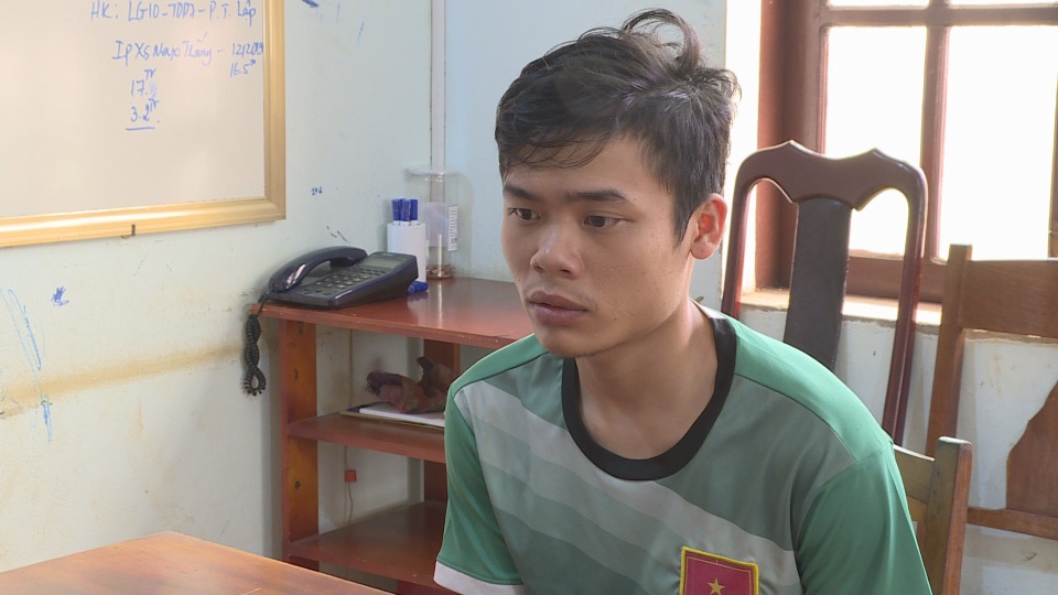 Bắt đối tượng bẻ 6 gương chiếu hậu của xe ô tô trong vài phút - 1 Bắt đối tượng bẻ 6 gương chiếu hậu của xe ô tô trong vài phút - 1