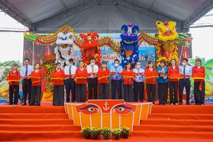 Khai mạc Tuần lễ trái cây trên bến, dưới thuyền.