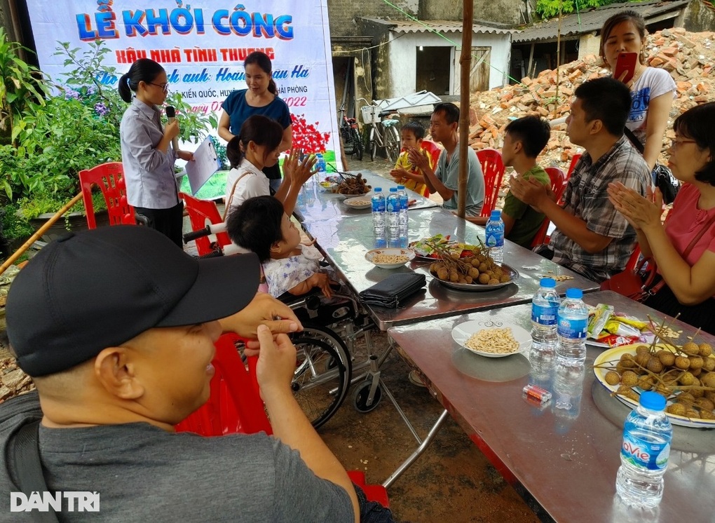 Bạn đọc xây nhà nhân ái tặng người đàn ông 48 tuổi chỉ nặng 28kg - 2 Bạn đọc xây nhà nhân ái tặng người đàn ông 48 tuổi chỉ nặng 28kg - 2