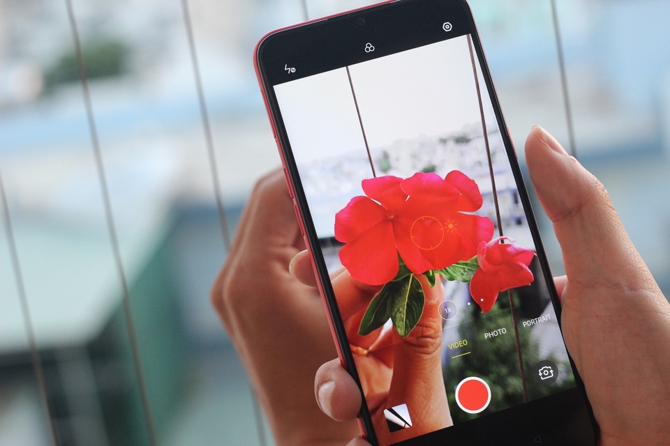 Realme C3: Pin lớn, hiệu năng tốt trong tầm giá 3 triệu - 5 Realme C3: Pin lớn, hiệu năng tốt trong tầm giá 3 triệu - 5