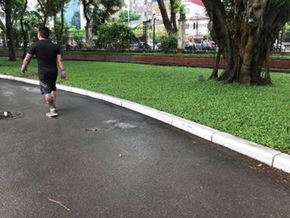 Kinh hãi phát hiện xác cá sấu hỏa tiễn trong Công viên Thống Nhất - 2 Kinh hãi phát hiện xác cá sấu hỏa tiễn trong Công viên Thống Nhất - 2