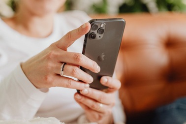 Giảm say xe khi dùng điện thoại nhờ tính năng ẩn hữu ích trên iPhone