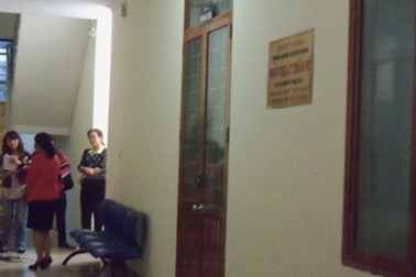 Nhiều thẩm mỹ viện bất ngờ đóng cửa, hạ biển quảng cáo