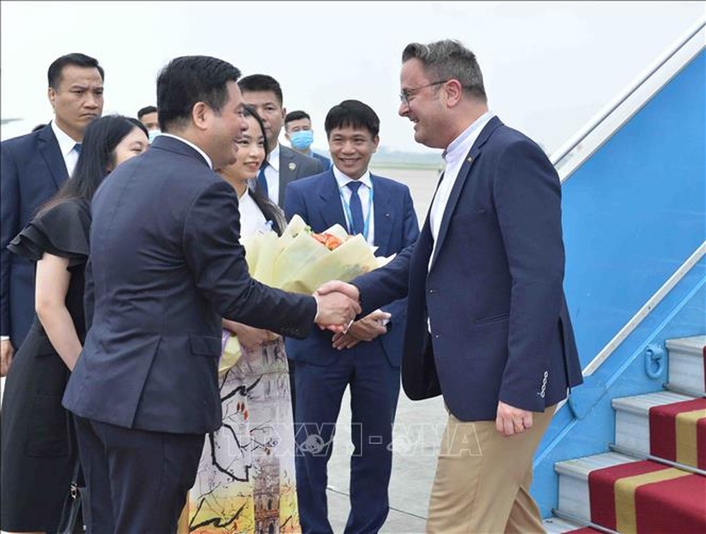 Thủ tướng Đại Công quốc Luxembourg tới Hà Nội, bắt đầu thăm chính thức Việt Nam - 1 Thủ tướng Đại Công quốc Luxembourg tới Hà Nội, bắt đầu thăm chính thức Việt Nam - 1