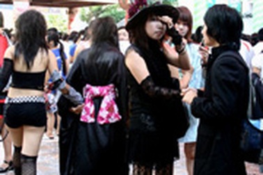 Trố mắt với thời trang kỳ quái