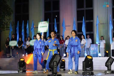 Ngày hội rực rỡ chào tân sinh viên Đại học Giao thông vận tải TPHCM