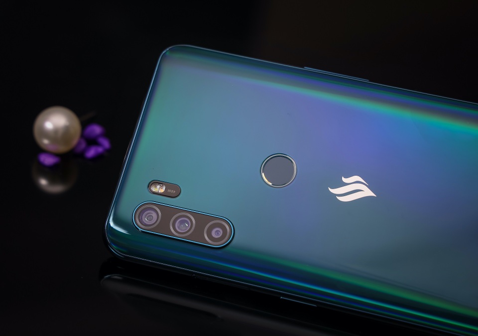 Vsmart bất ngờ tung smartphone camera thụt thò đầu tiên Active 3 - 1 Vsmart bất ngờ tung smartphone camera thụt thò đầu tiên Active 3 - 1