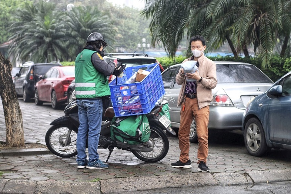 Sự thật về thu nhập “khủng” của shipper trong mùa dịch Covid-19 - 1 Sự thật về thu nhập “khủng” của shipper trong mùa dịch Covid-19 - 1