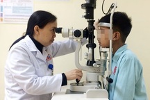 Cậu học trò suýt hỏng mắt vì tự chế pháo nổ theo clip trên mạng