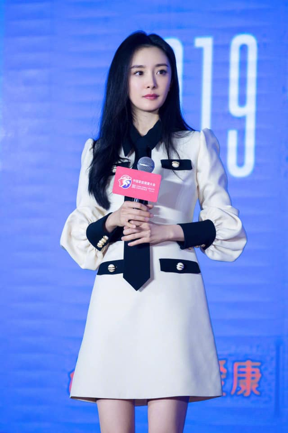 Đồng nghiệp vô tình tiết lộ Dương Mịch và “đàn em” Nguỵ Đại Huân đang hò hẹn - 8 Đồng nghiệp vô tình tiết lộ Dương Mịch và “đàn em” Nguỵ Đại Huân đang hò hẹn - 8