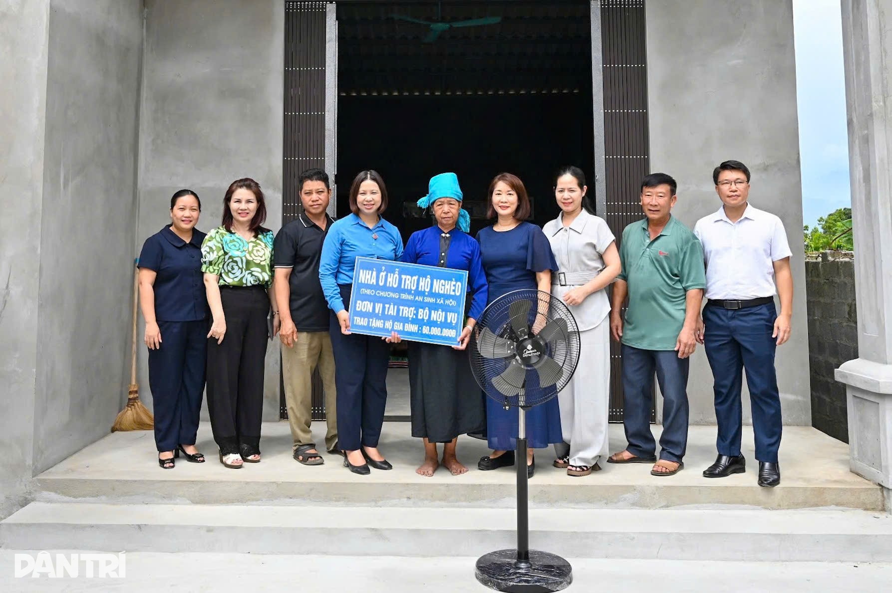 Bộ Nội vụ khánh thành Nhà bia ghi danh liệt sỹ và 10 căn nhà mới ở Nghĩa Lộ - 9 Bộ Nội vụ khánh thành Nhà bia ghi danh liệt sỹ và 10 căn nhà mới ở Nghĩa Lộ - 9