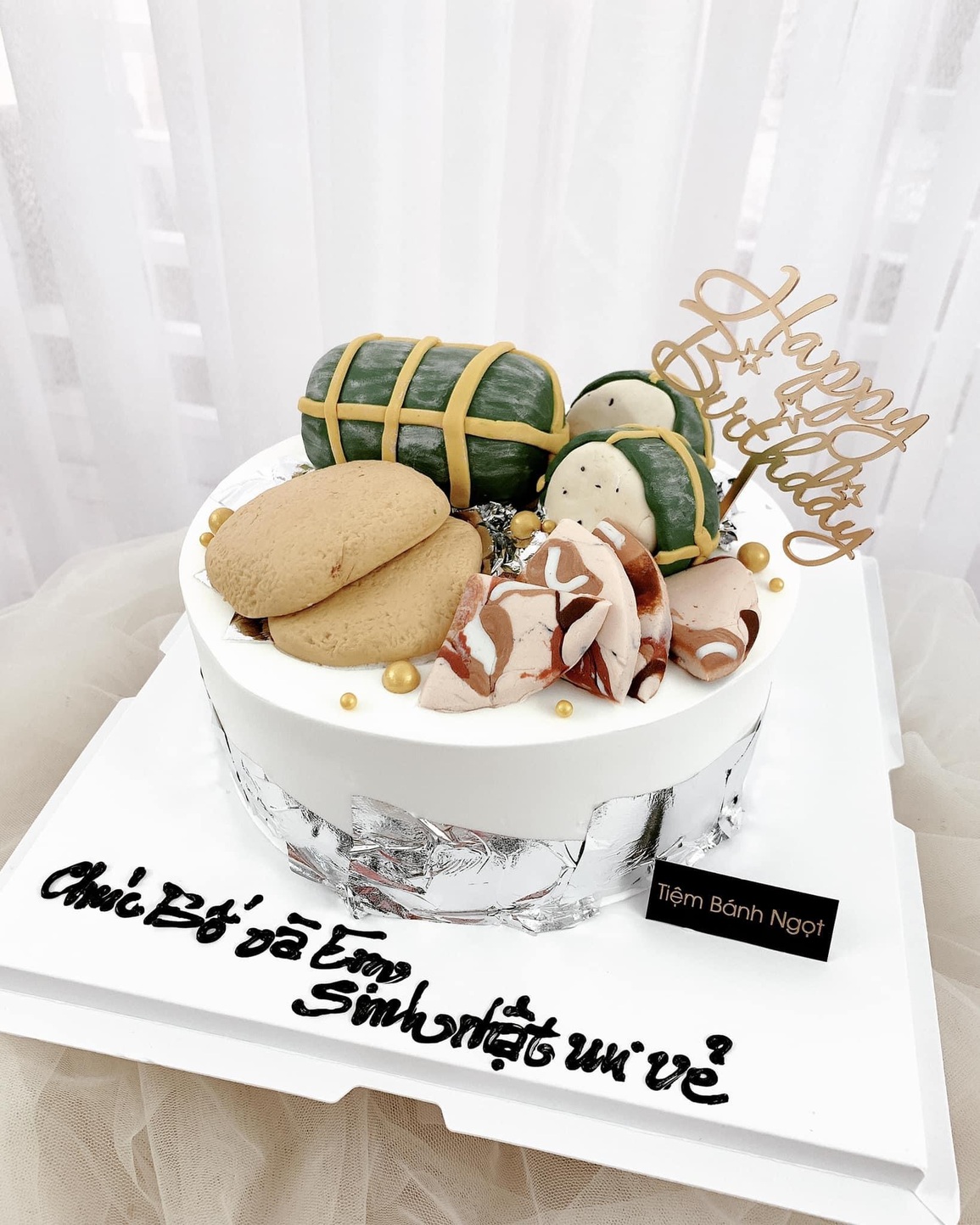 Những chiếc bánh kem hình con cá, con tôm, tô mì... sống động như thật - 11 Những chiếc bánh kem hình con cá, con tôm, tô mì... sống động như thật - 11
