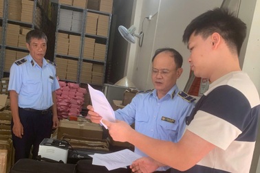 Hà Nội phát hiện cơ sở kinh doanh hàng nghìn sản phẩm nghi giả mạo nhãn hiệu ZARA