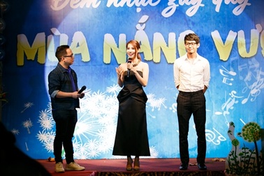 Diễm My 9X, Lan Ngọc khuấy động ĐH Ngoại thương