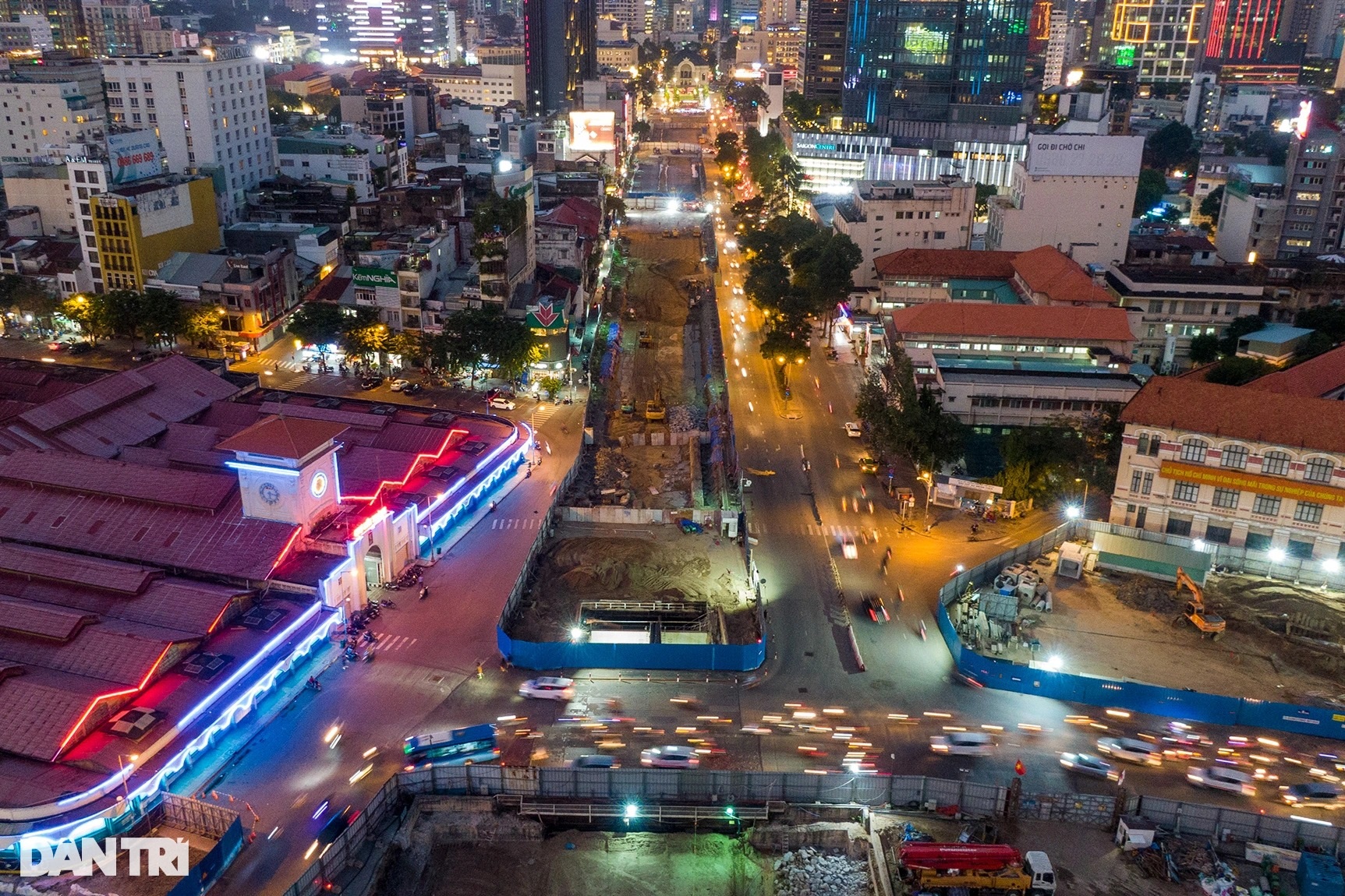 Ngày đêm thi công tháo dỡ lô cốt án ngữ 6 năm ở trung tâm TPHCM - 13 Ngày đêm thi công tháo dỡ lô cốt án ngữ 6 năm ở trung tâm TPHCM - 13