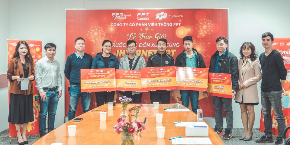 Khách hàng trúng iPhone 11 Pro Max nhờ đăng ký online sử dụng Internet và Truyền hình FPT - 2 Khách hàng trúng iPhone 11 Pro Max nhờ đăng ký online sử dụng Internet và Truyền hình FPT - 2