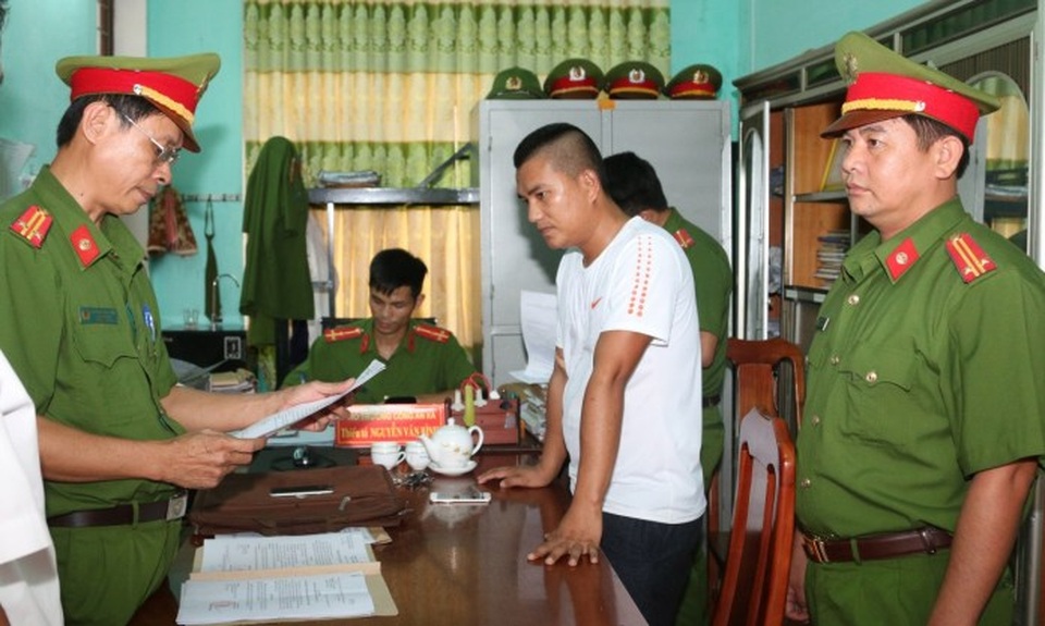 Đánh người đến thương tật vì nghi bị cài chông để phá máy gặt - 1