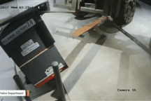 Mỹ: Kẻ trộm dùng xe nâng “nhấc bổng” cây ATM