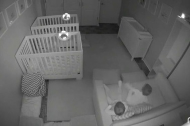 Video khó tin của cặp sinh đôi siêu quậy