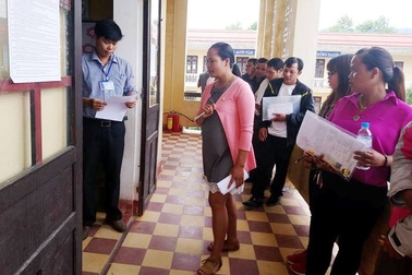 Nữ thí sinh U30, U50 vẫn đi thi THPT quốc gia