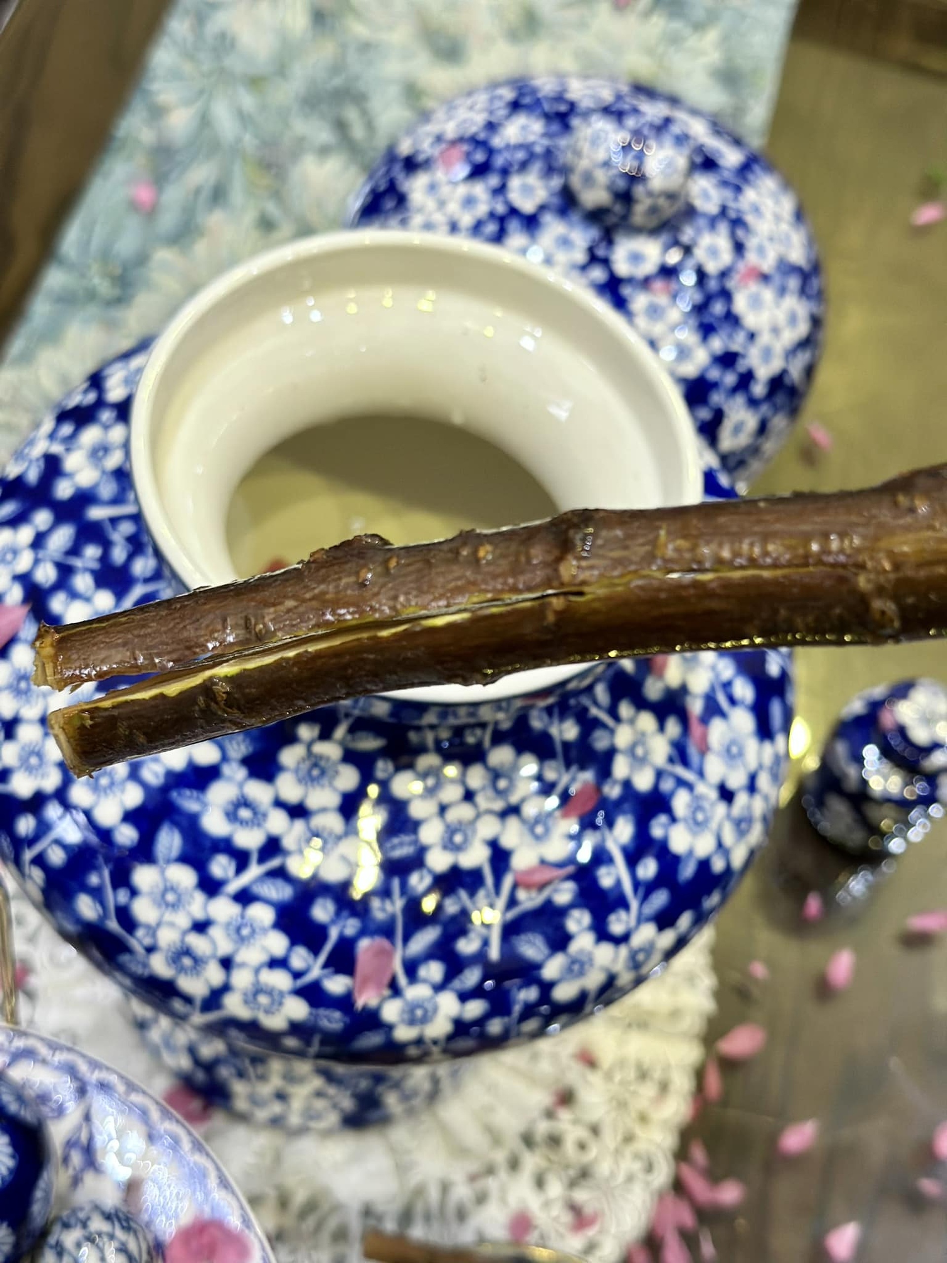 Cách cắm hoa đào nở đều đẹp, tươi lâu ngày Tết - 5 Cách cắm hoa đào nở đều đẹp, tươi lâu ngày Tết - 5
