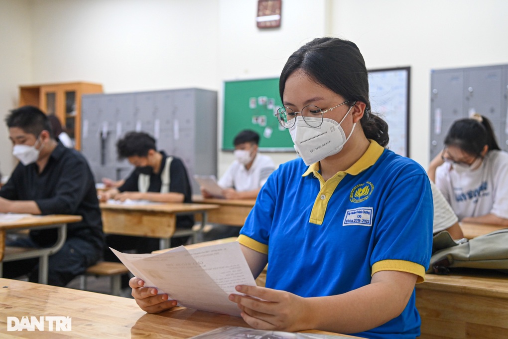 Hơn 1 triệu thí sinh hồi hộp làm thủ tục thi tốt nghiệp THPT 2022 - 12 Hơn 1 triệu thí sinh hồi hộp làm thủ tục thi tốt nghiệp THPT 2022 - 12