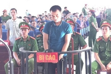 Mâu thuẫn tại đám tân gia, dùng dao đâm chết người