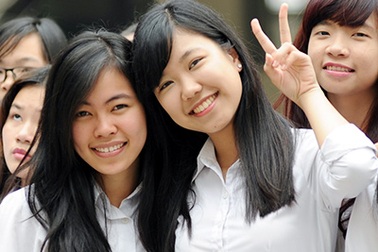 Học sinh chuyên Ams rạng ngời áo trắng trong ngày hội xếp chữ