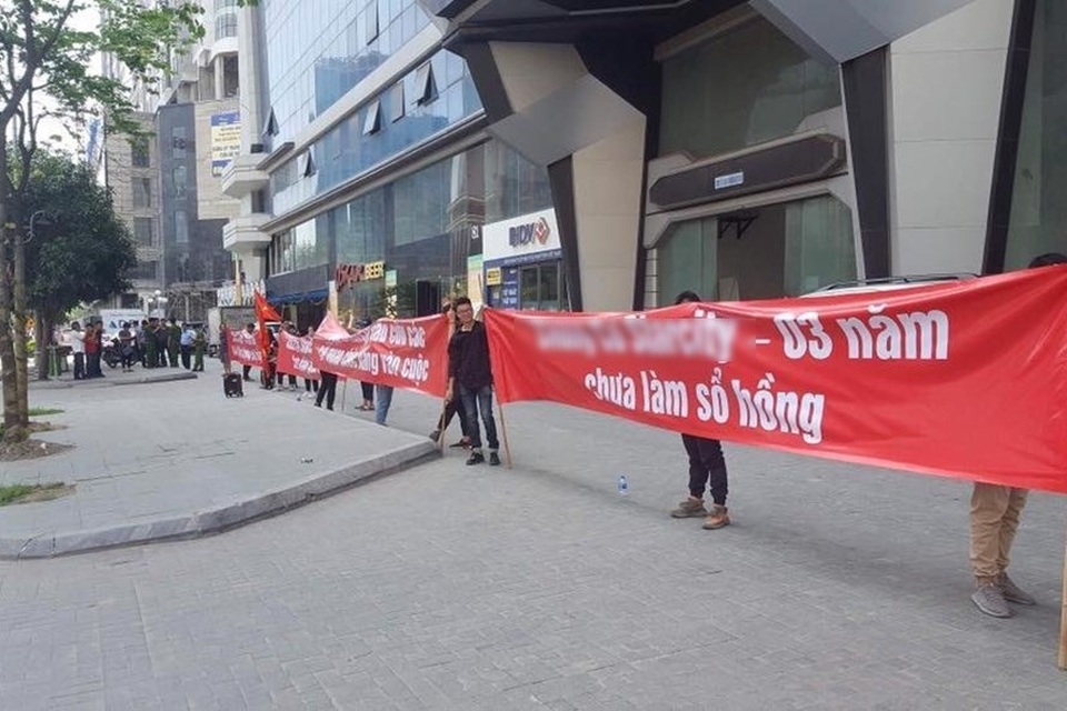Bộ Xây dựng: Thanh tra, công khai chủ đầu tư “chây ì” làm sổ đỏ cho cư dân - 1 Bộ Xây dựng: Thanh tra, công khai chủ đầu tư “chây ì” làm sổ đỏ cho cư dân - 1