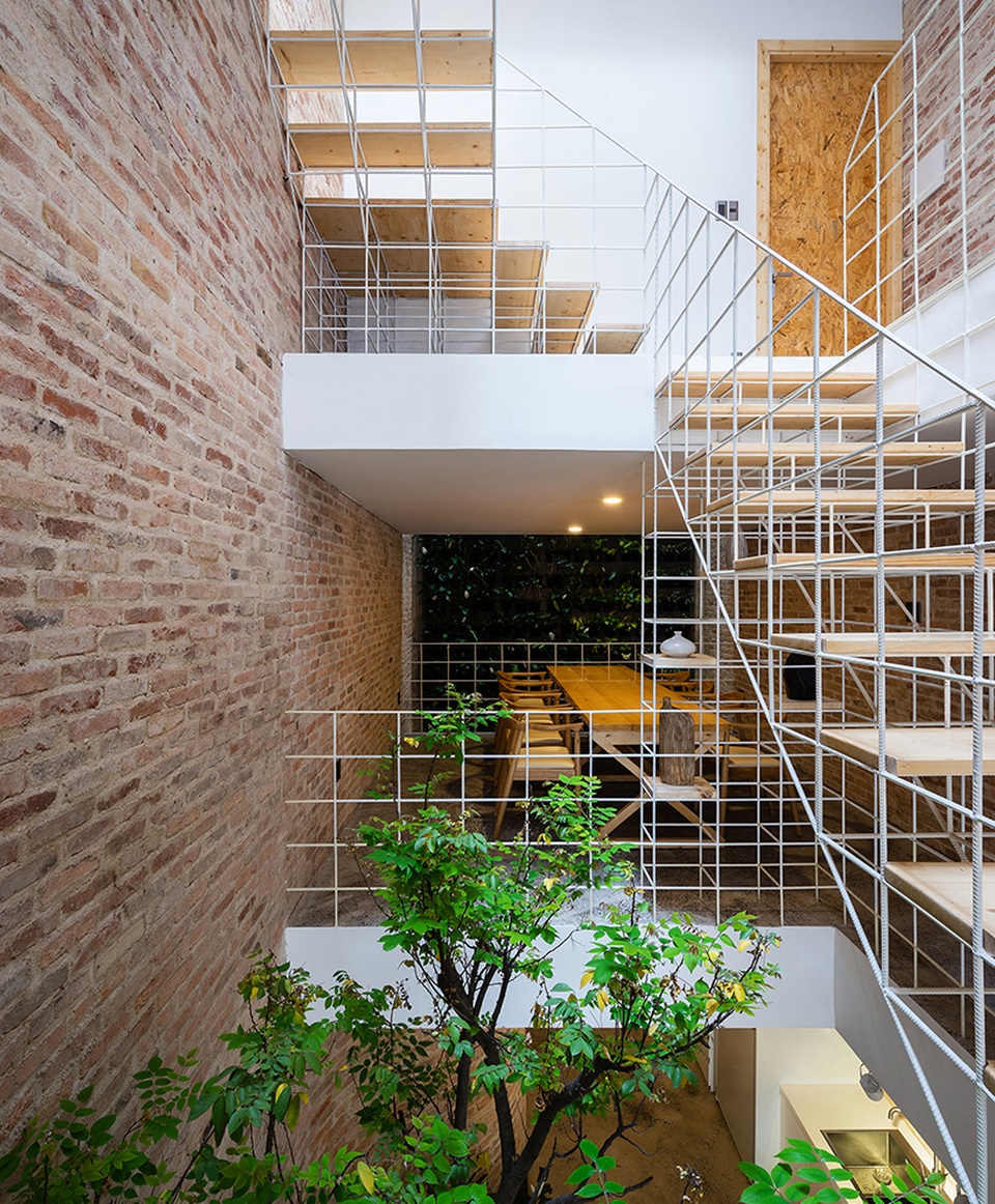 Nhà được “dệt” từ những “sợi” thép độc đáo, hút mắt người nhìn ở Sài Gòn - 14