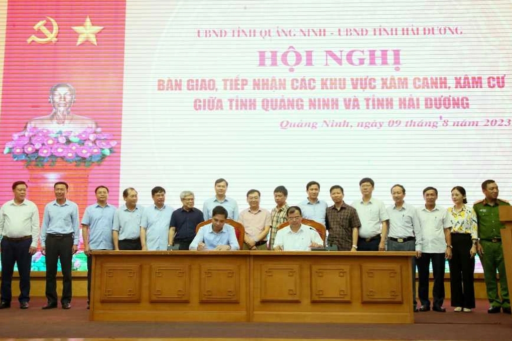 Hơn 1.000 người dân ở Quảng Ninh và Hải Dương chuyển tỉnh - 1 Hơn 1.000 người dân ở Quảng Ninh và Hải Dương chuyển tỉnh - 1