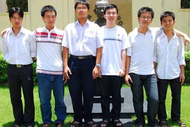 Việt Nam giành 2 HCV Olympic Toán quốc tế 