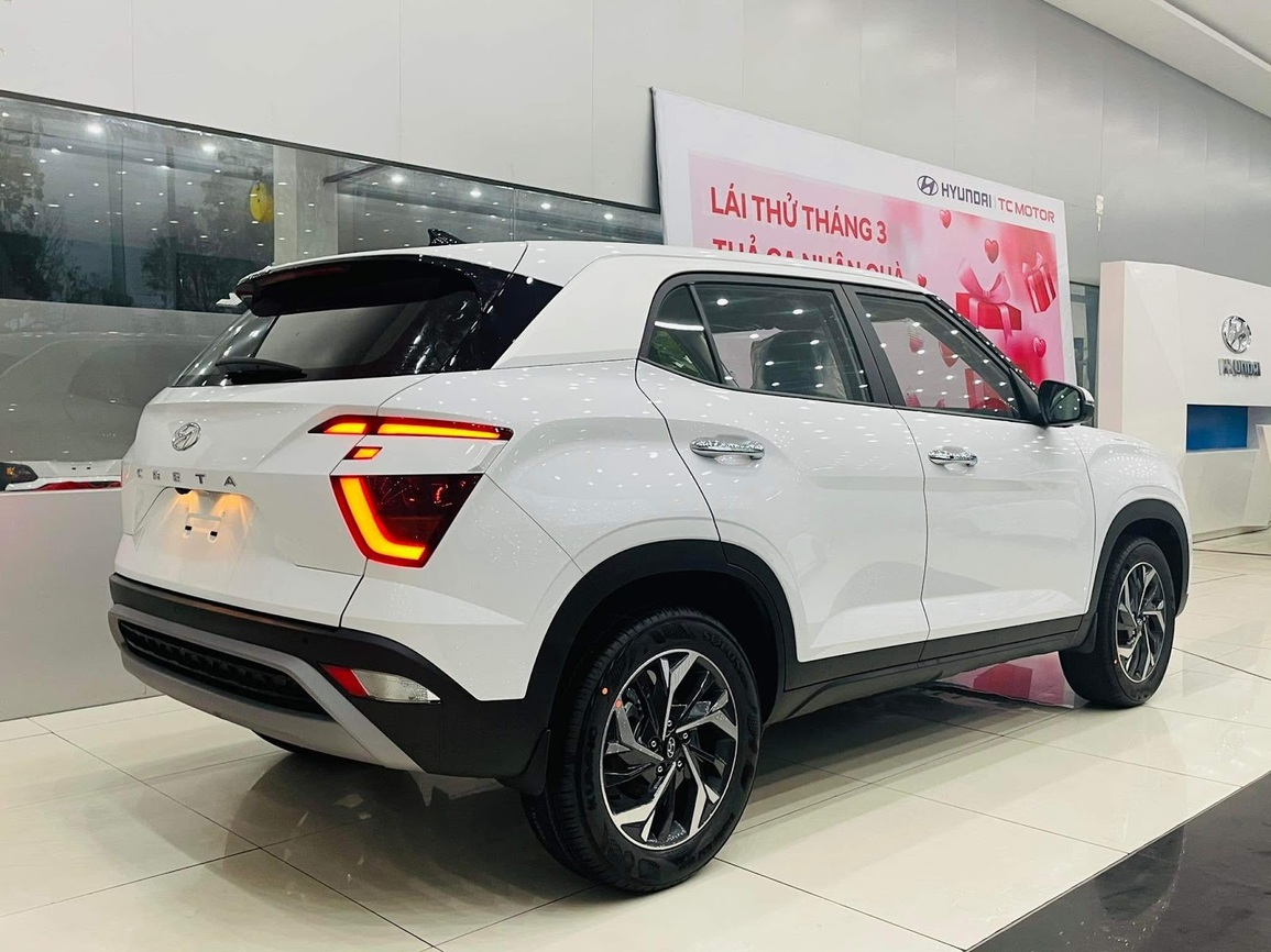 Loạt ô tô trong tầm giá 700 triệu đồng, thêm mẫu xe mới về Việt Nam - 3 Loạt ô tô trong tầm giá 700 triệu đồng, thêm mẫu xe mới về Việt Nam - 3