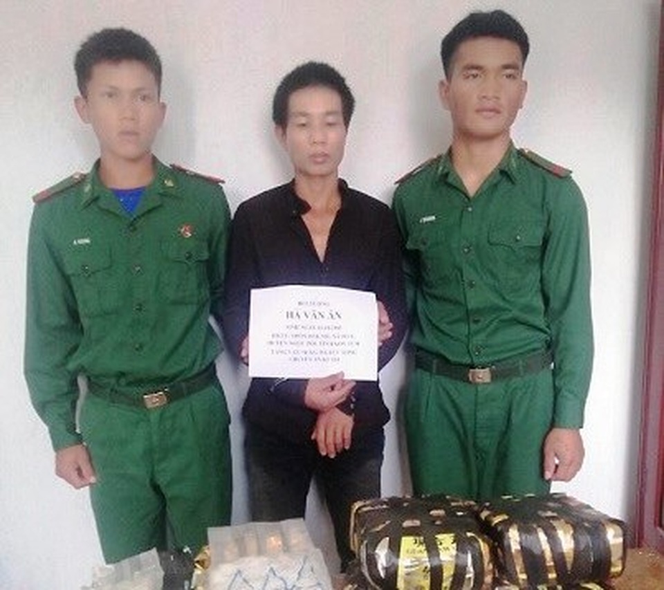 Liên tiếp triệt phá nhiều vụ vận chuyển ma túy lớn trên biên giới - 1 Liên tiếp triệt phá nhiều vụ vận chuyển ma túy lớn trên biên giới - 1
