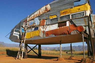 Những ngôi nhà kỳ dị khắp thế giới