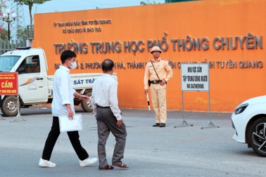 Thí sinh chuyên Tuyên Quang thi môn tự chọn kỳ thi lại tốt nghiệp THPT