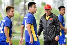 Có đủ quân số, Olympic Việt Nam bắt đầu luyện “chiêu tủ”