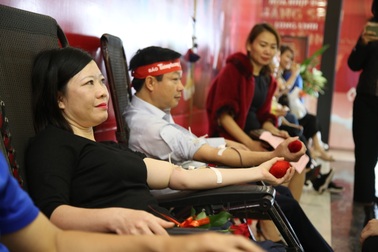 “Hiến máu cứu người - Sinh mệnh của bạn và tôi”!