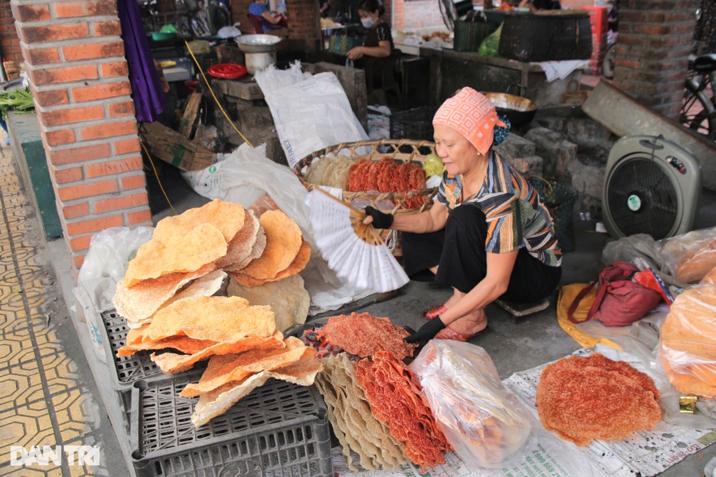 Cụ ông 70 tuổi thu 40 triệu đồng/tháng từ loại bánh gạo dân dã - 9 Cụ ông 70 tuổi thu 40 triệu đồng/tháng từ loại bánh gạo dân dã - 9
