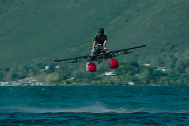 Sau ô tô bay, mô tô bay, lại sắp có “thuyền bay”